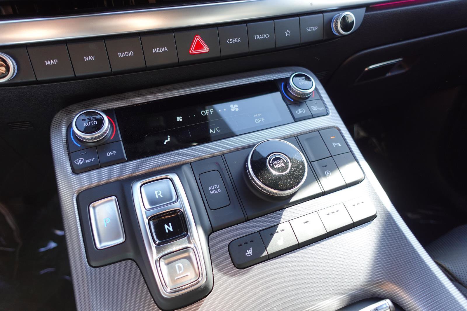 Used 2024 Hyundai Palisade Calligraphy image 23