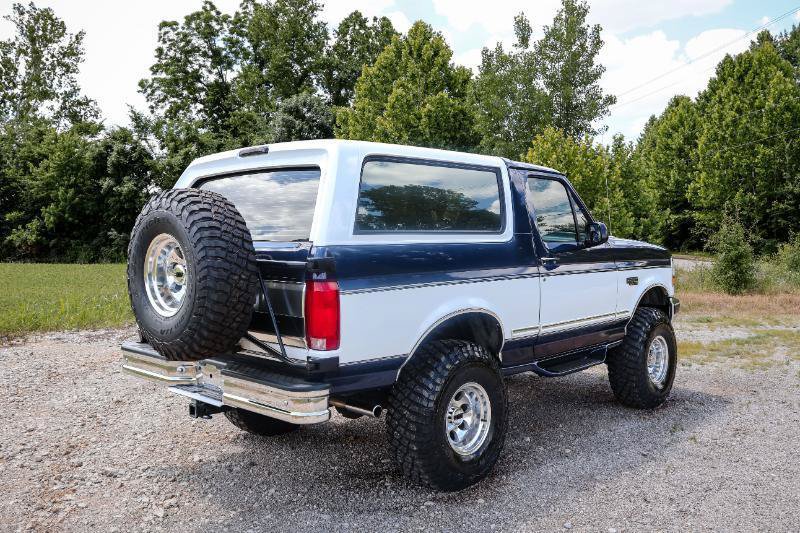 Used 1994 Ford Bronco XLT AWD/4WD image 4