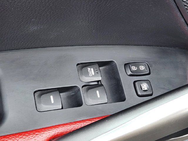 Used 2012 Hyundai Veloster w/ Tech Pkg FWD image 12