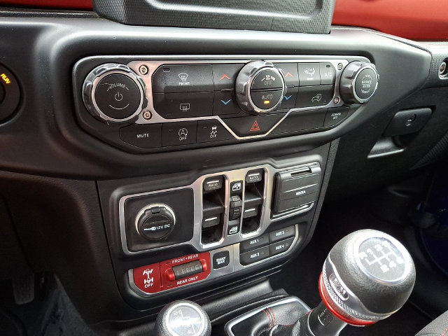 Used 2019 Jeep Wrangler Unlimited Rubicon w/ Dual Top Group AWD/4WD image 15