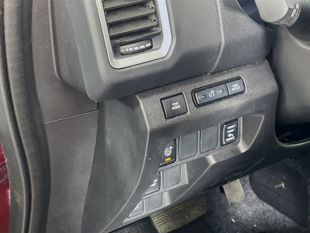 Used 2024 Nissan Frontier SV w/ SV Convenience Package RWD image 11