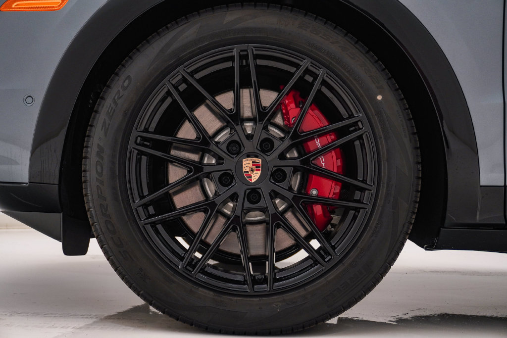 New 2026 Porsche Cayenne GTS AWD/4WD image 13