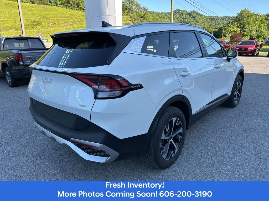 Used 2023 Kia Sportage EX AWD/4WD image 4