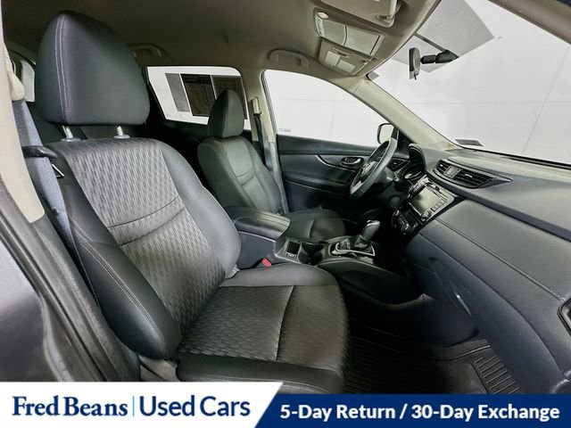 Used 2018 Nissan Rogue SV w/ Premium Package image 30
