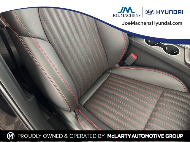 Used 2025 Genesis G70 3.3T Advanced image 29