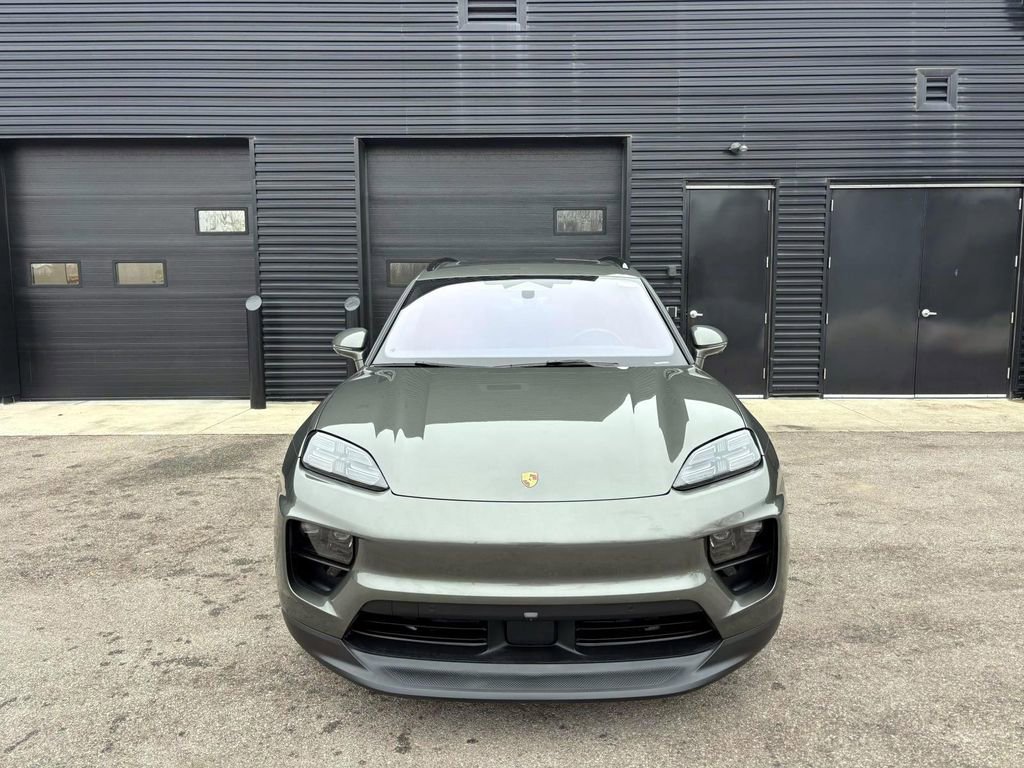 Used 2024 Porsche Macan 4 Electric image 13