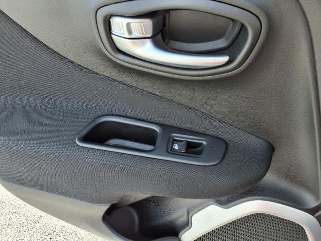 Used 2019 Jeep Renegade Sport image 13