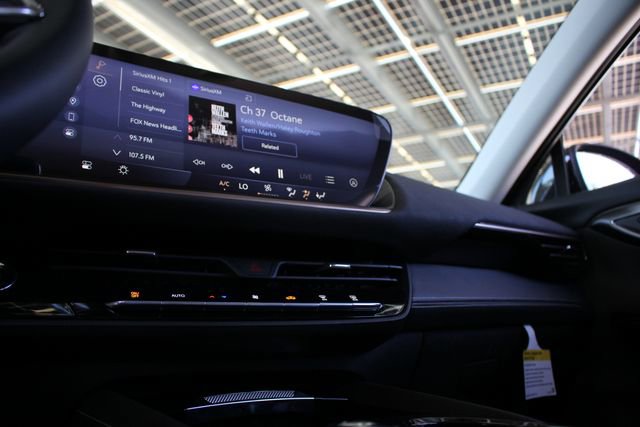 Used 2025 Buick Envision Sport Touring image 17