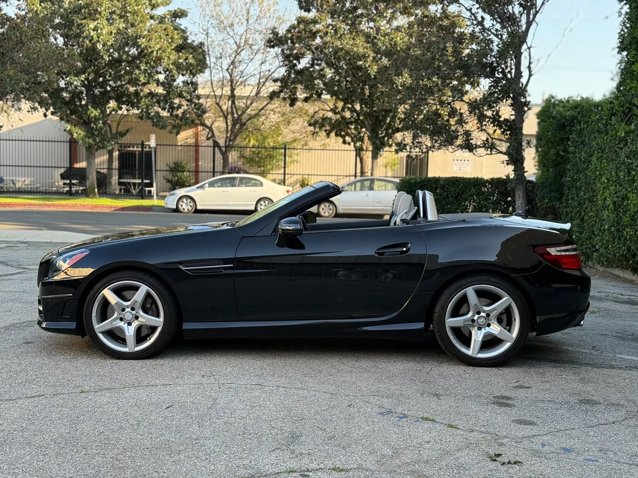 Used 2013 Mercedes-Benz SLK 250 image 2