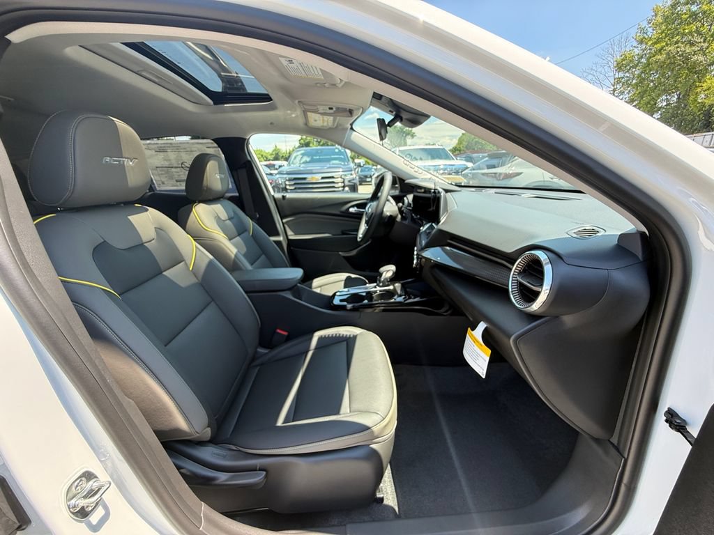 New 2026 Chevrolet Trax ACTIV w/ Sunroof Package FWD image 26