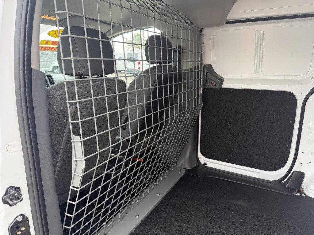 Used 2020 Nissan NV200 S FWD image 16