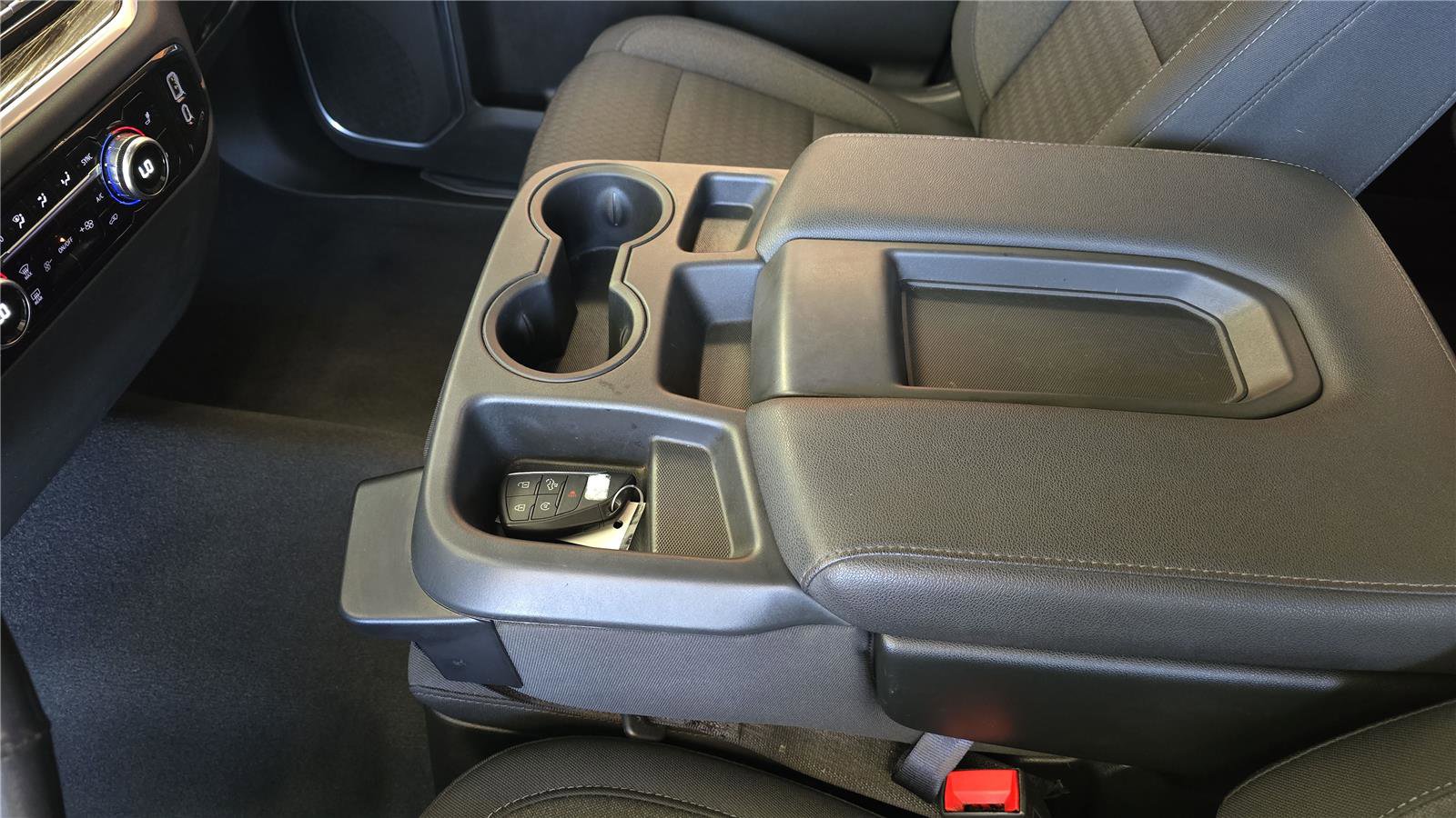 Used 2022 GMC Sierra 1500 SLE image 23