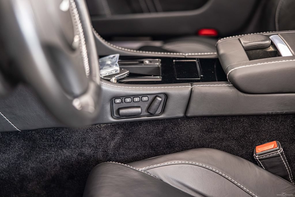 Used 2011 Aston Martin V8 Vantage S RWD image 20