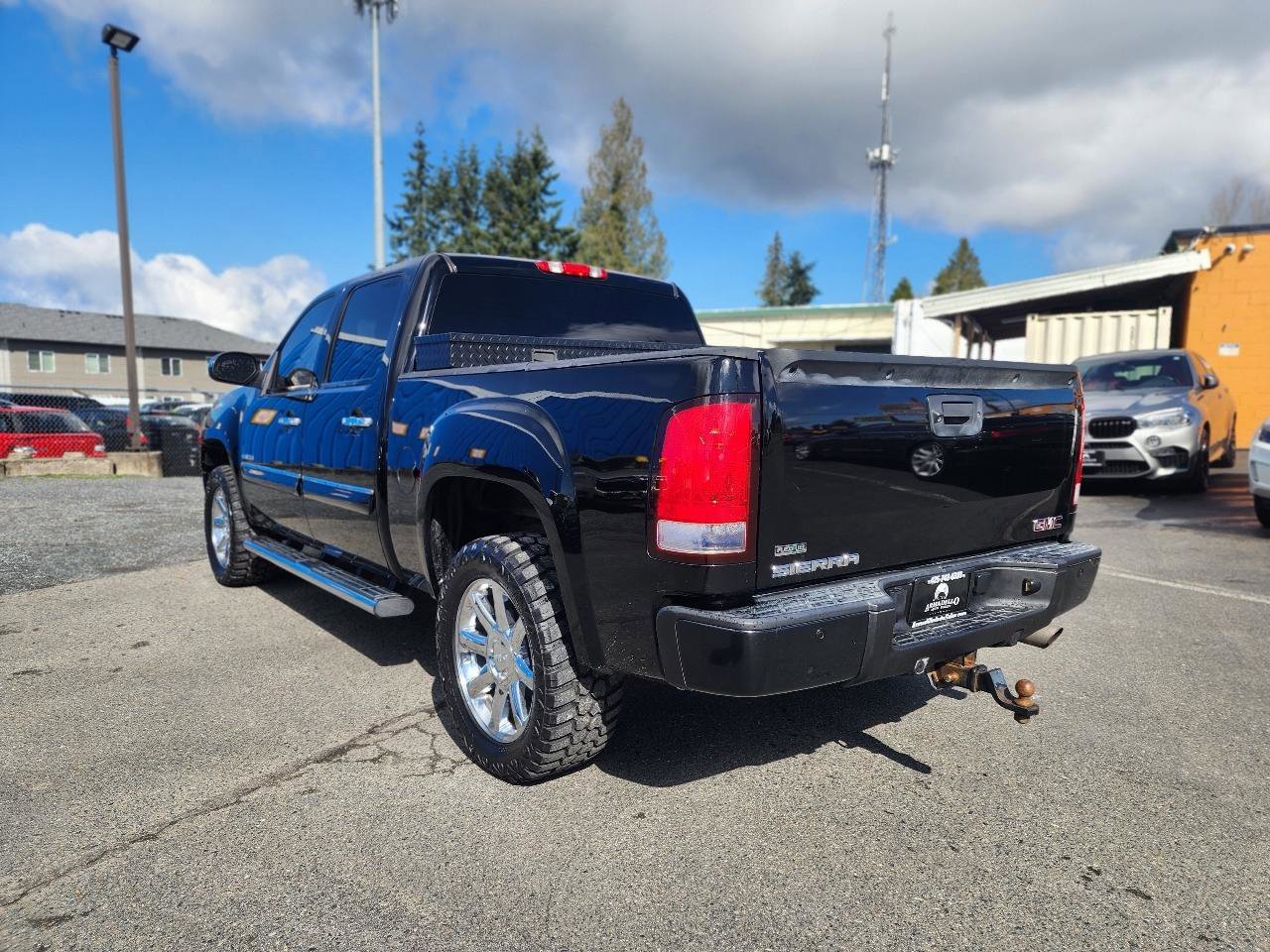 Used 2011 GMC Sierra 1500 Denali image 6