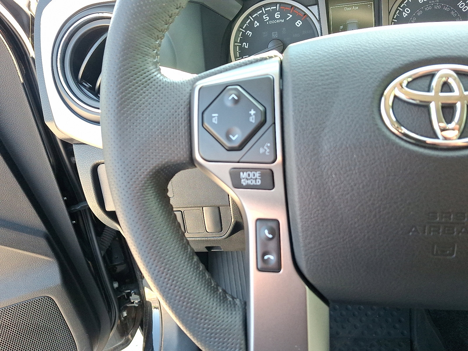 Used 2022 Toyota Tacoma SR5 AWD/4WD image 23