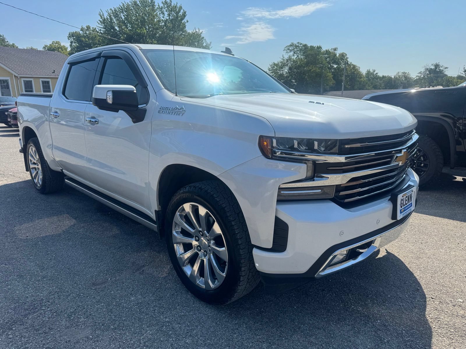 Used 2020 Chevrolet Silverado 1500 High Country w/ Technology Package AWD/4WD image 8