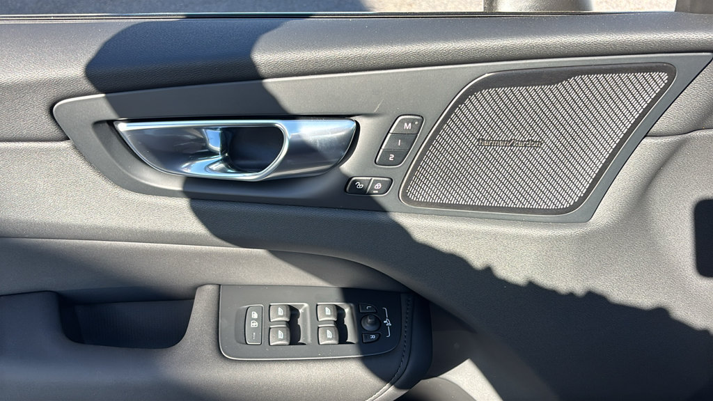 New 2027 Volvo XC60 B5 Ultra AWD/4WD image 13