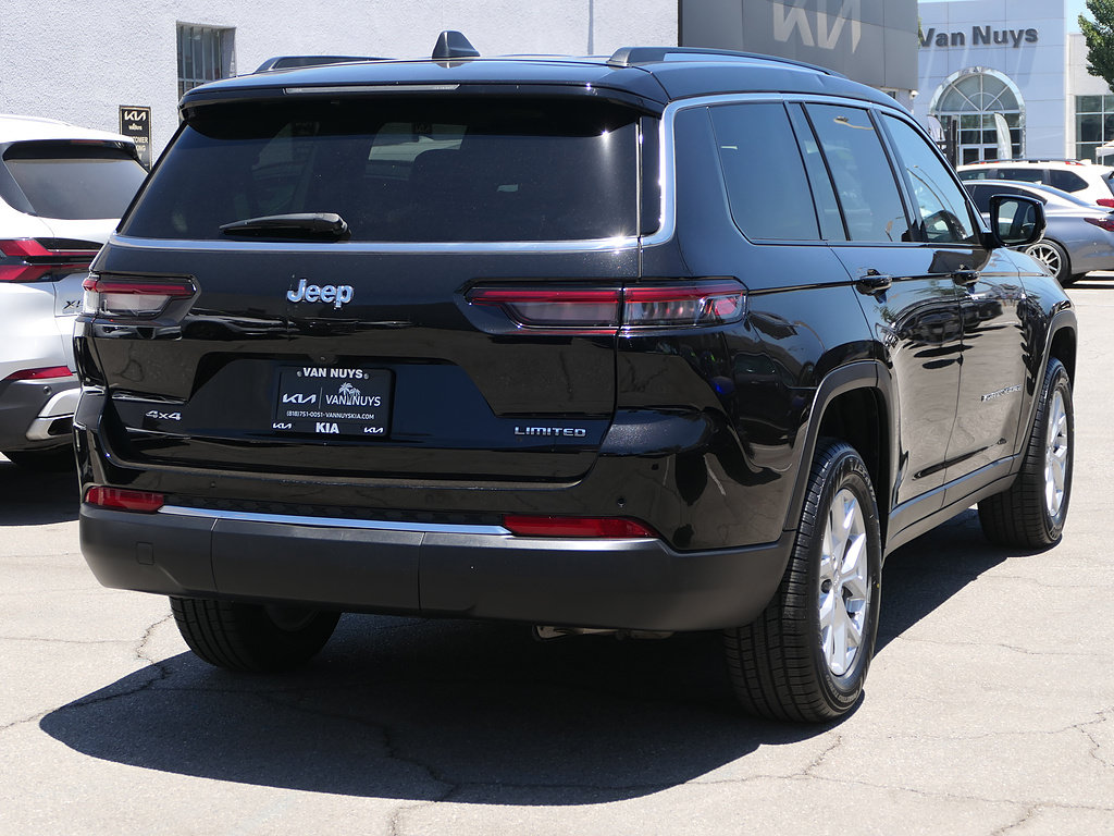 Used 2023 Jeep Grand Cherokee L Limited AWD/4WD image 2
