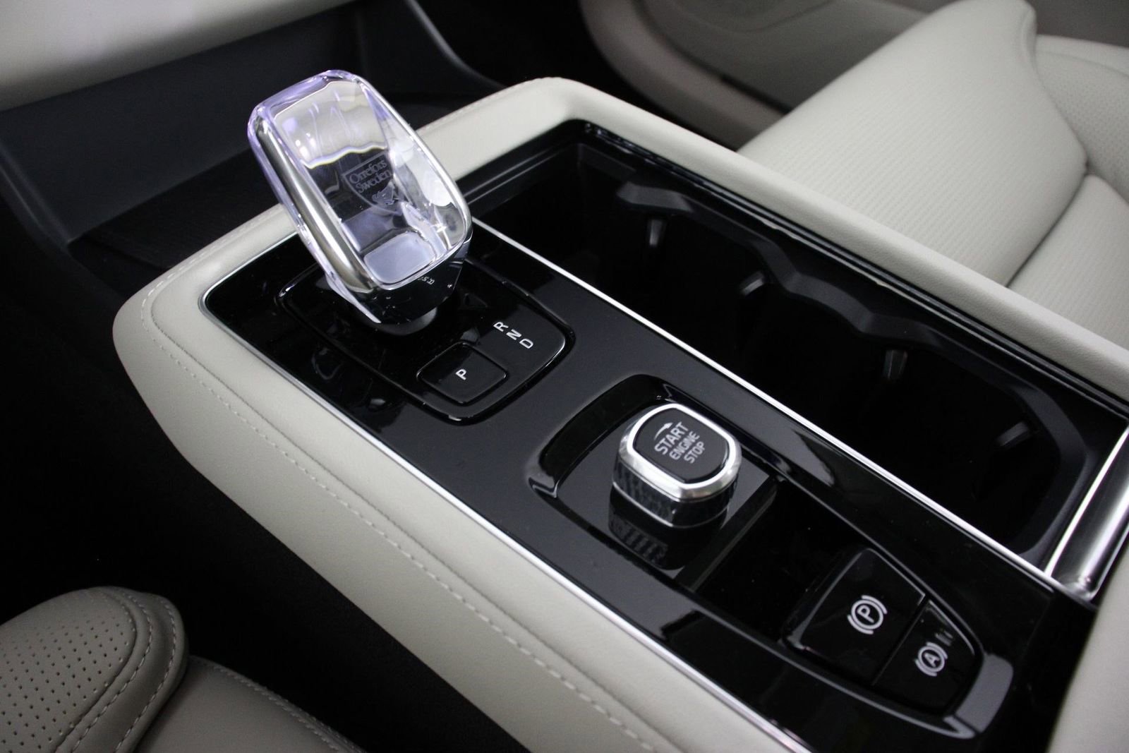 New 2026 Volvo XC90 T8 Ultra w/ Protection Package Premier image 7