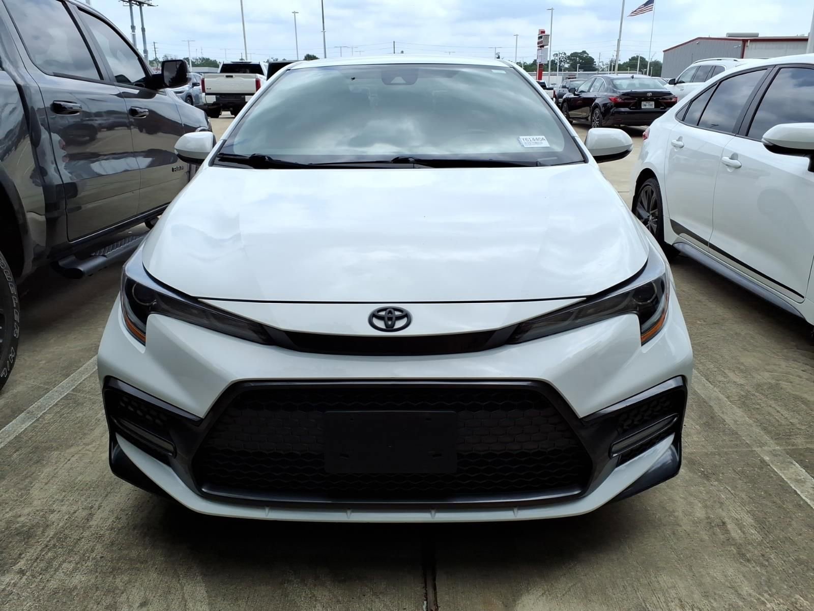 Used 2022 Toyota Corolla SE FWD image 3