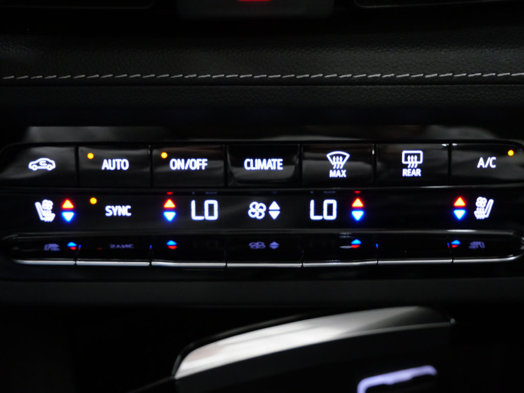 Used 2021 Buick Envision Avenir w/ Technology Package II AWD/4WD image 19