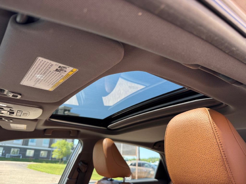 Certified 2019 Toyota Avalon Limited w/ All Weather Liner Package FWD image 31