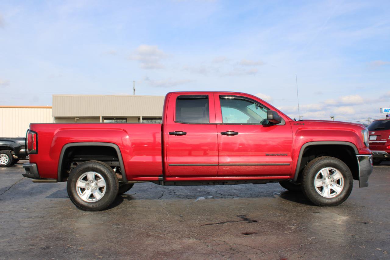 Used 2018 GMC Sierra 1500 SLT w/ SLT Premium Package image 3