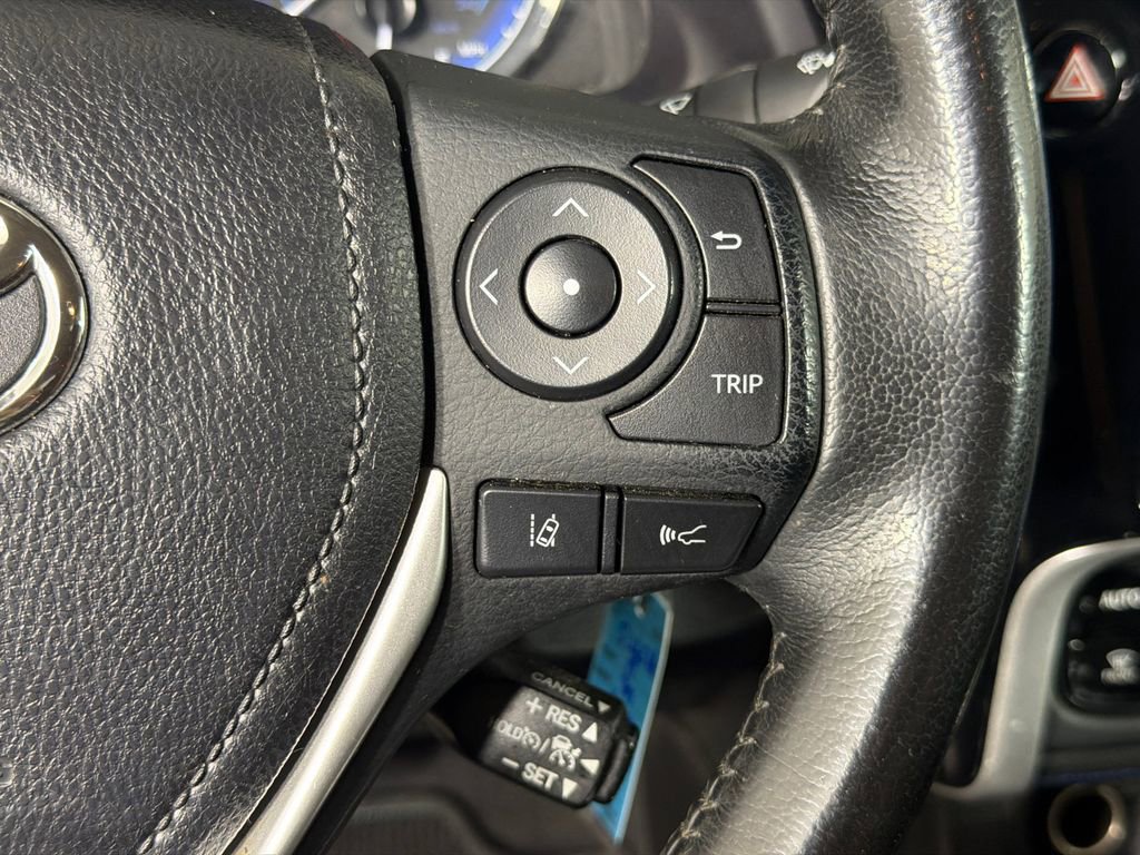 Used 2019 Toyota Corolla SE FWD image 25