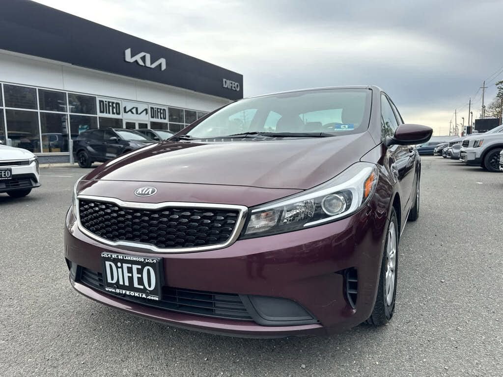 Used 2017 Kia Forte LX w/ LX Popular Package image 3