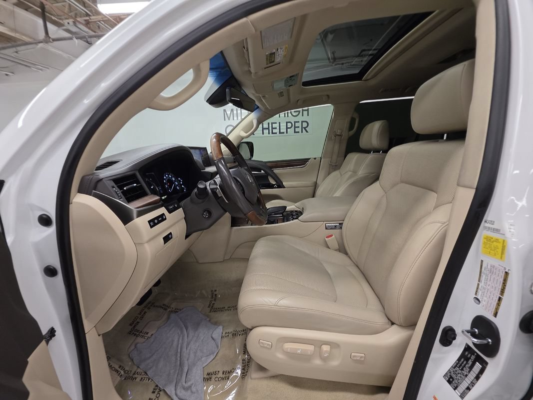 Used 2017 Lexus LX 570 4WD w/ Luxury Package image 7