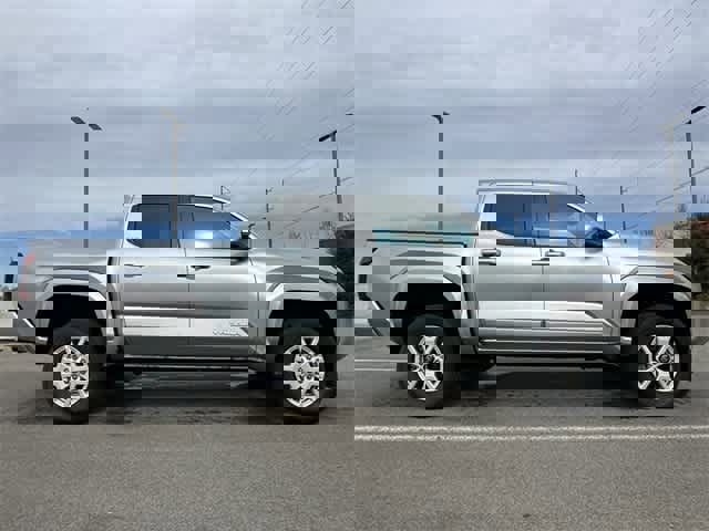 Used 2025 Toyota Tacoma SR5 image 3