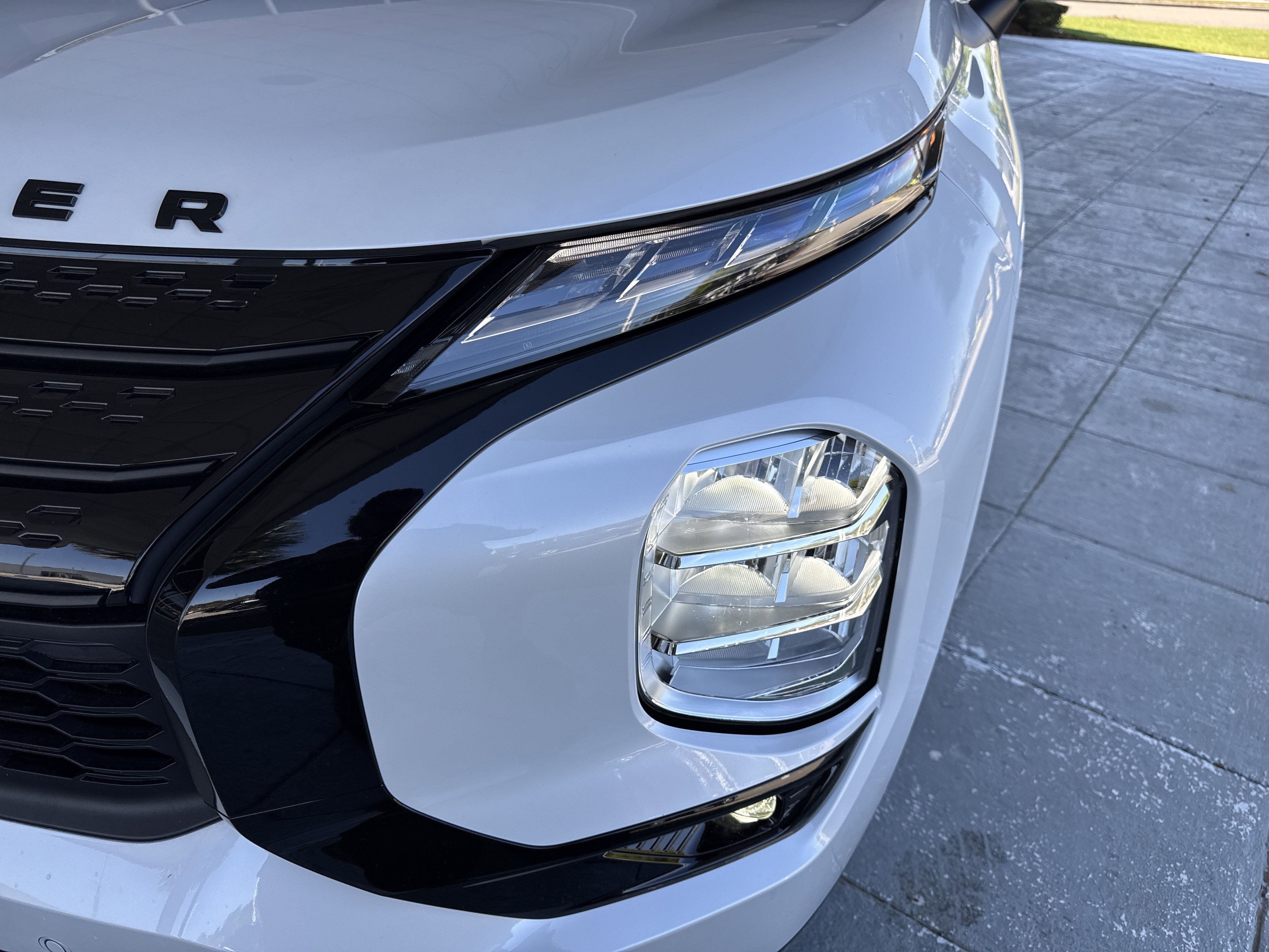 Used 2024 Mitsubishi Outlander SEL Black Edition image 5