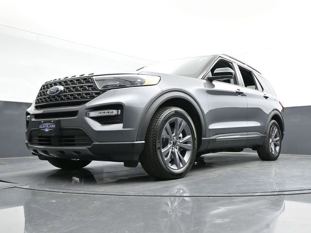 Used 2023 Ford Explorer XLT w/ Equipment Group 202A RWD image 35