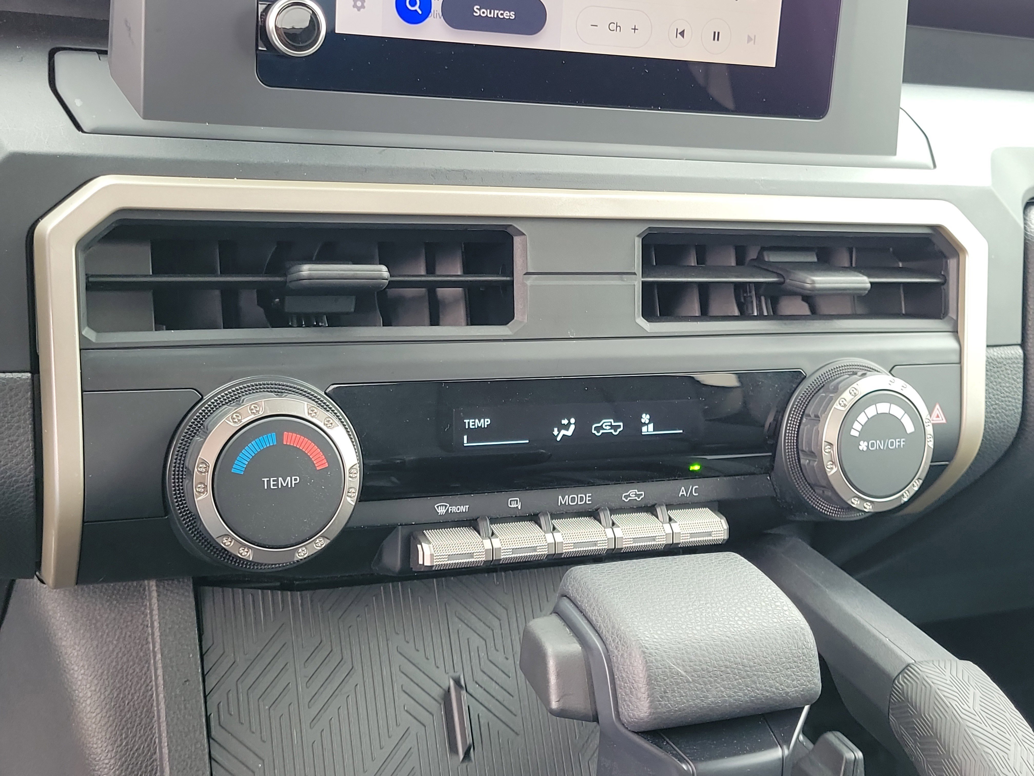 Used 2025 Toyota Tacoma SR AWD/4WD image 22