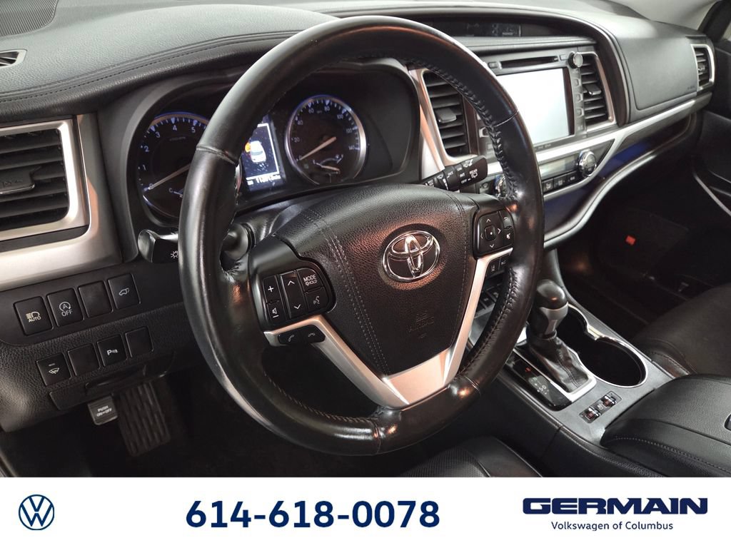 Used 2017 Toyota Highlander Limited AWD/4WD image 21