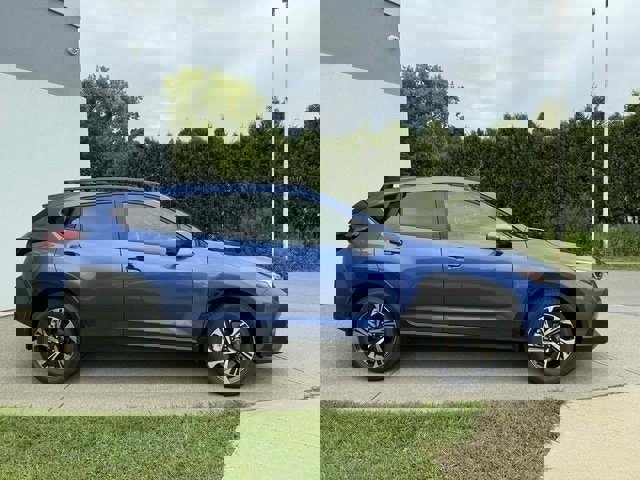 New 2025 Subaru Crosstrek 2.5i Premium image 2