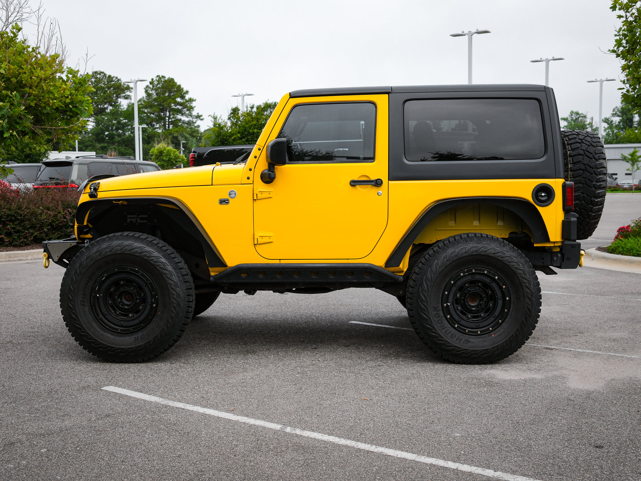 Used 2015 Jeep Wrangler Sahara AWD/4WD image 7
