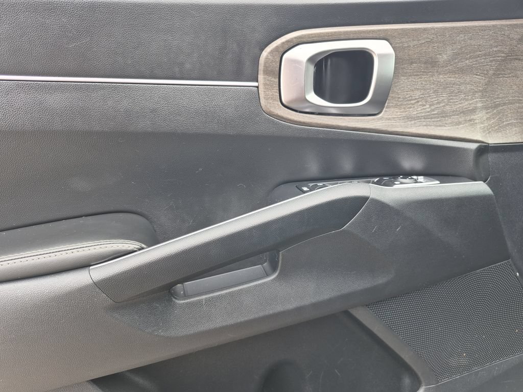 Certified 2023 Kia Sorento S AWD/4WD image 7