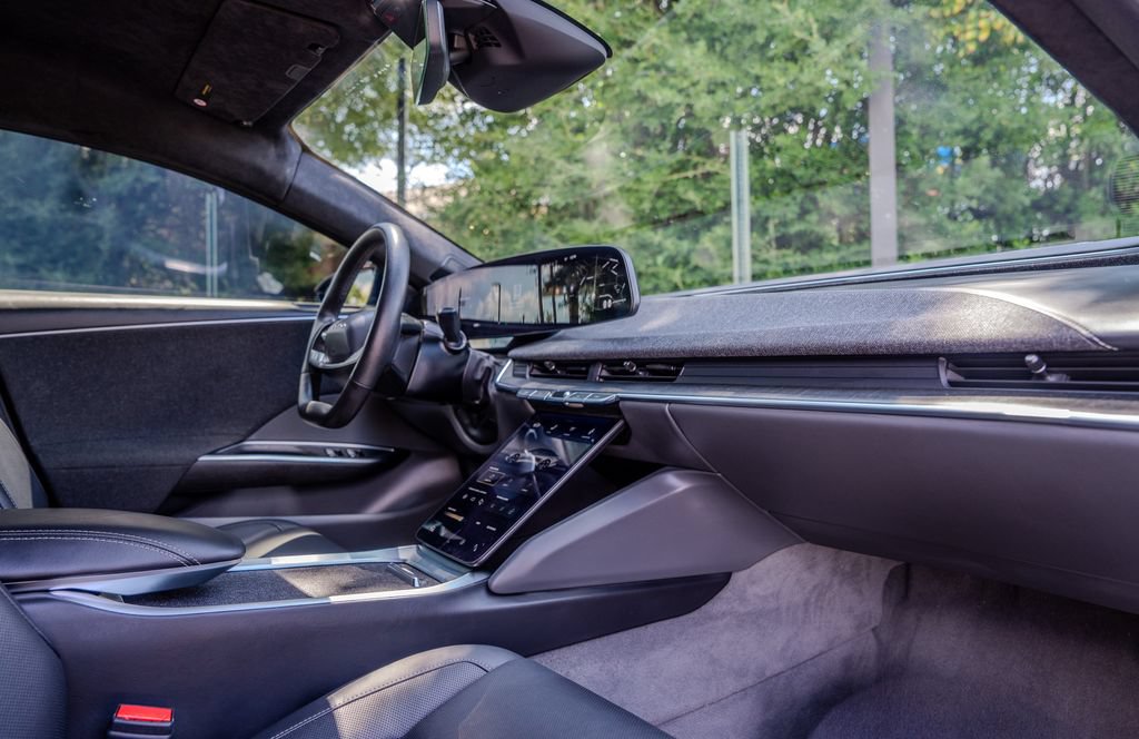 Used 2024 Lucid Air Pure RWD image 21