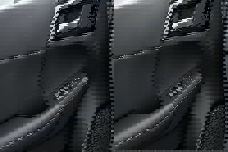 New 2025 Mitsubishi Outlander AWD image 11