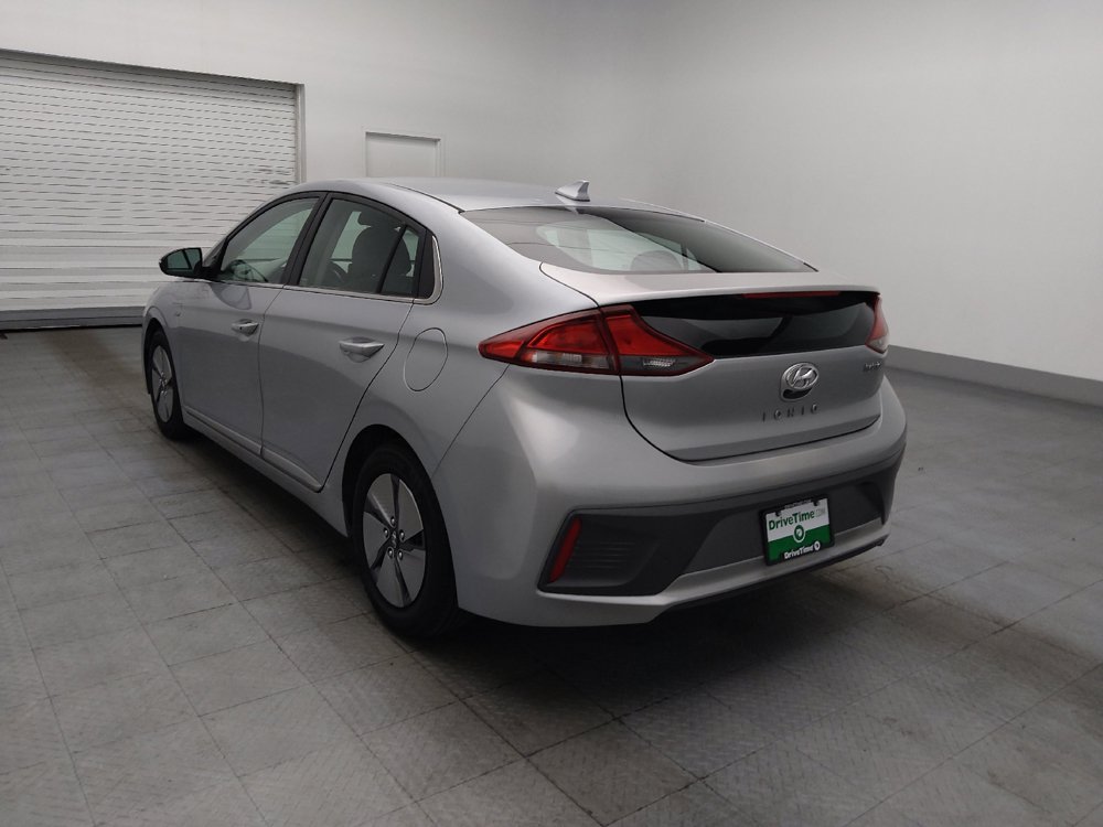 Used 2020 Hyundai Ioniq SE FWD image 5