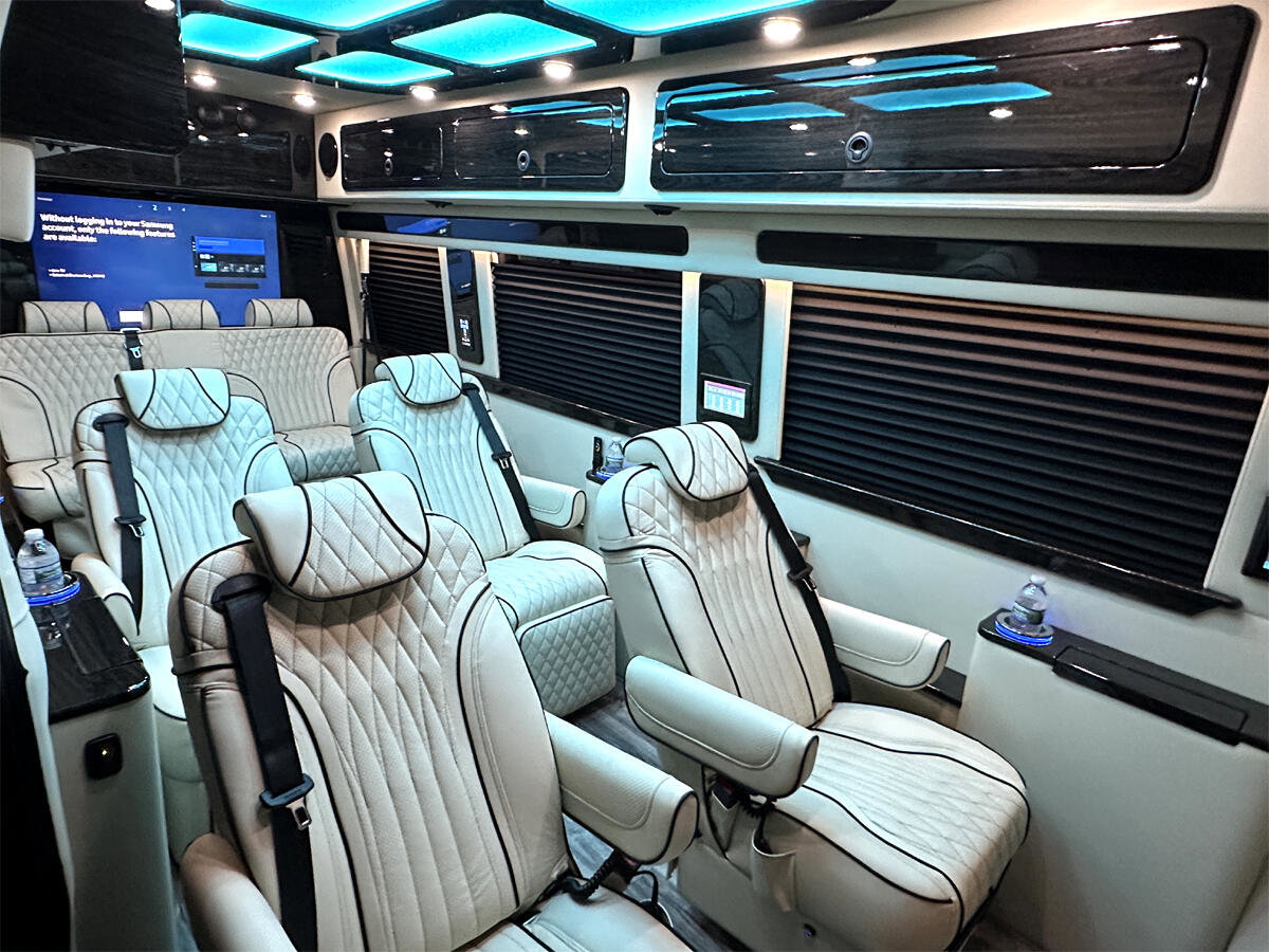 Used 2024 Mercedes-Benz Sprinter 3500 image 3