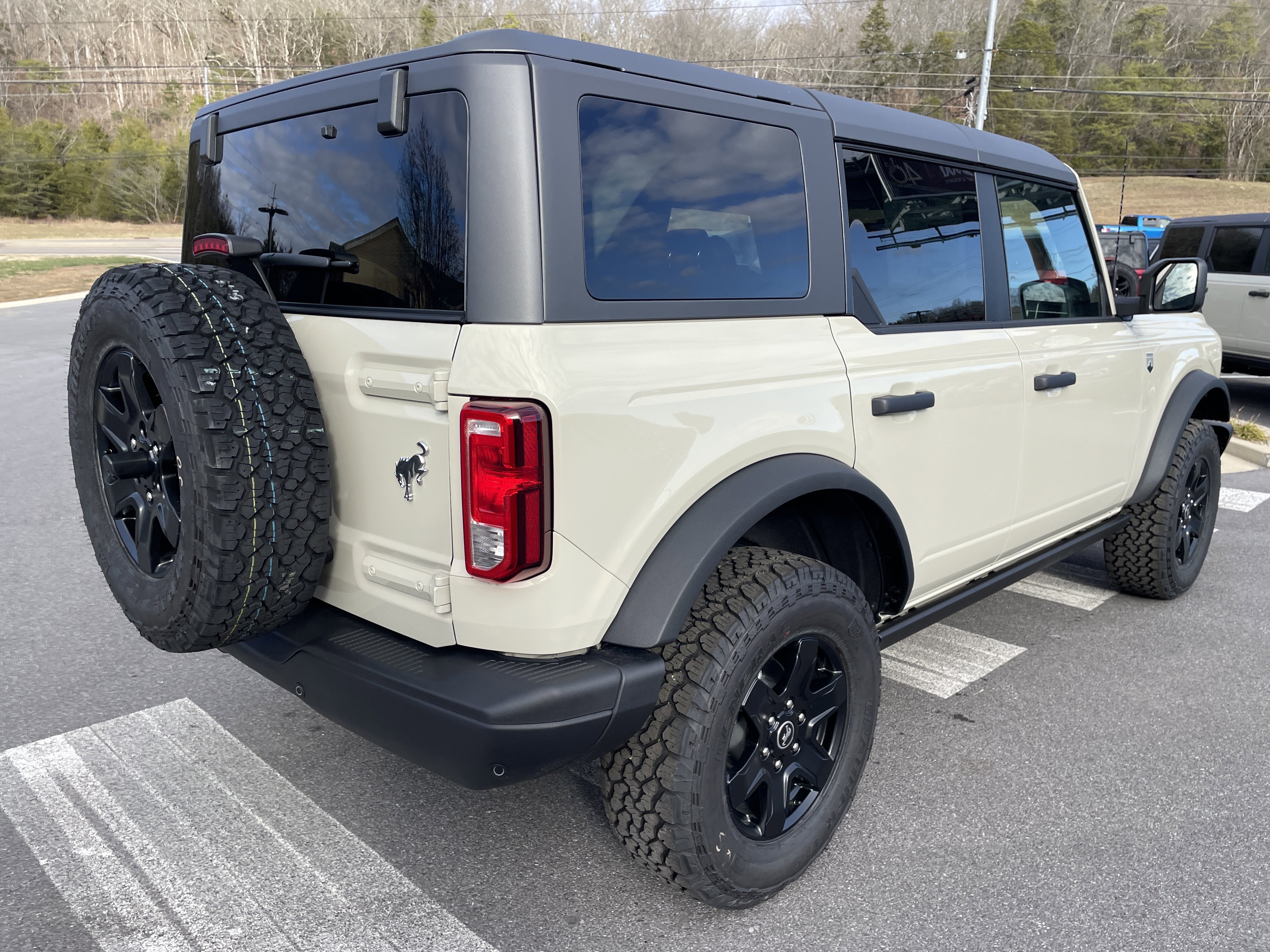 New 2025 Ford Bronco Big Bend w/ Black Diamond Package AWD/4WD image 5