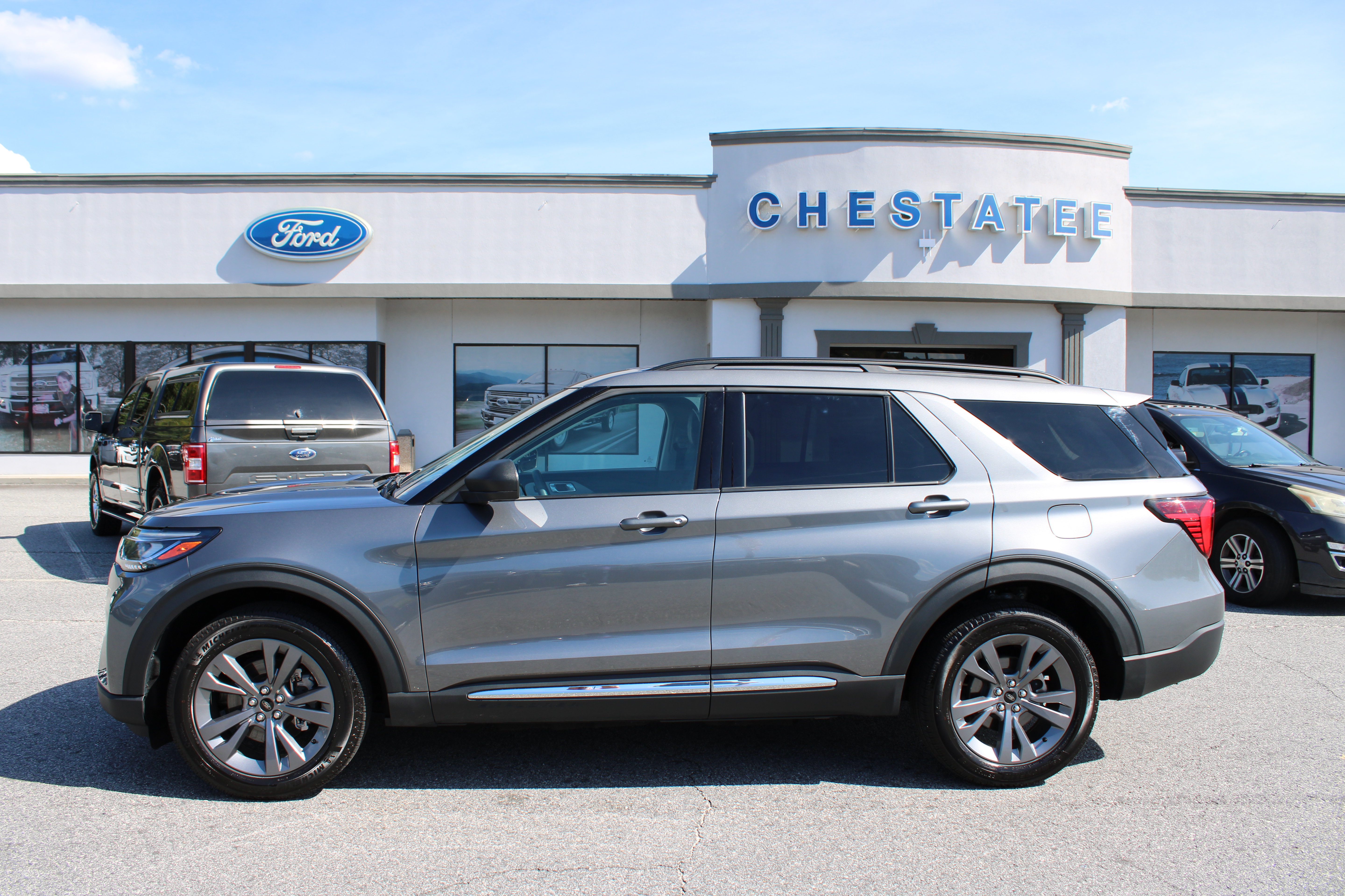 Used 2025 Ford Explorer Active w/ Active Comfort Package
