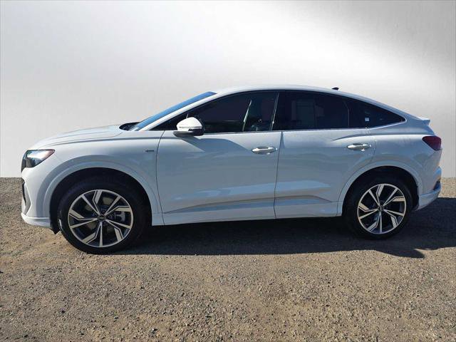 Used 2024 Audi Q4 e-tron Premium image 6