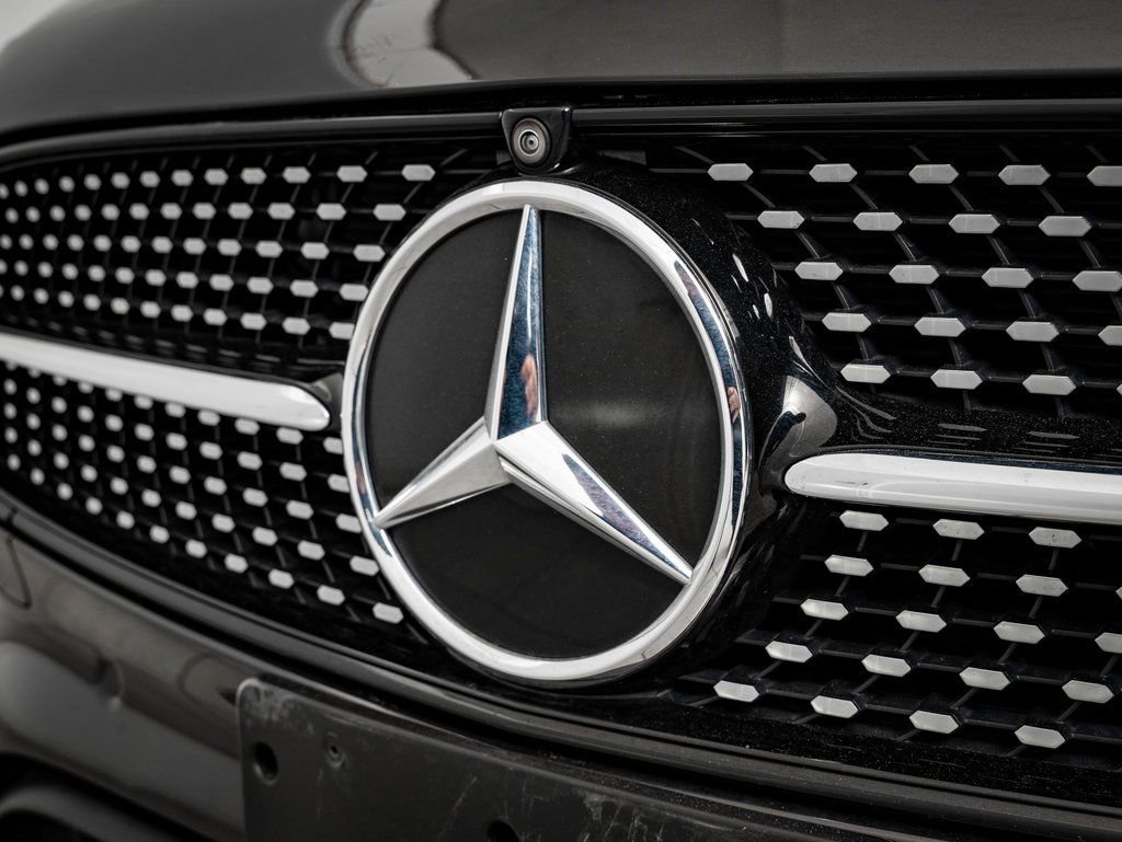 Used 2023 Mercedes-Benz E 450 4MATIC Cabriolet image 4
