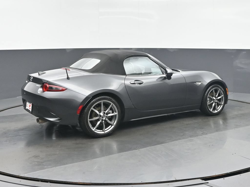Used 2022 MAZDA MX-5 Miata Grand Touring w/ Weather Package RWD image 3