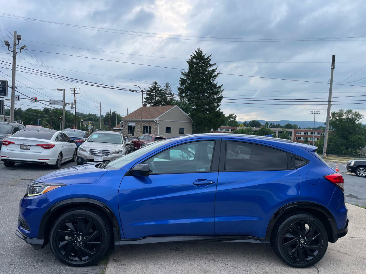 Used 2022 Honda HR-V Sport image 8