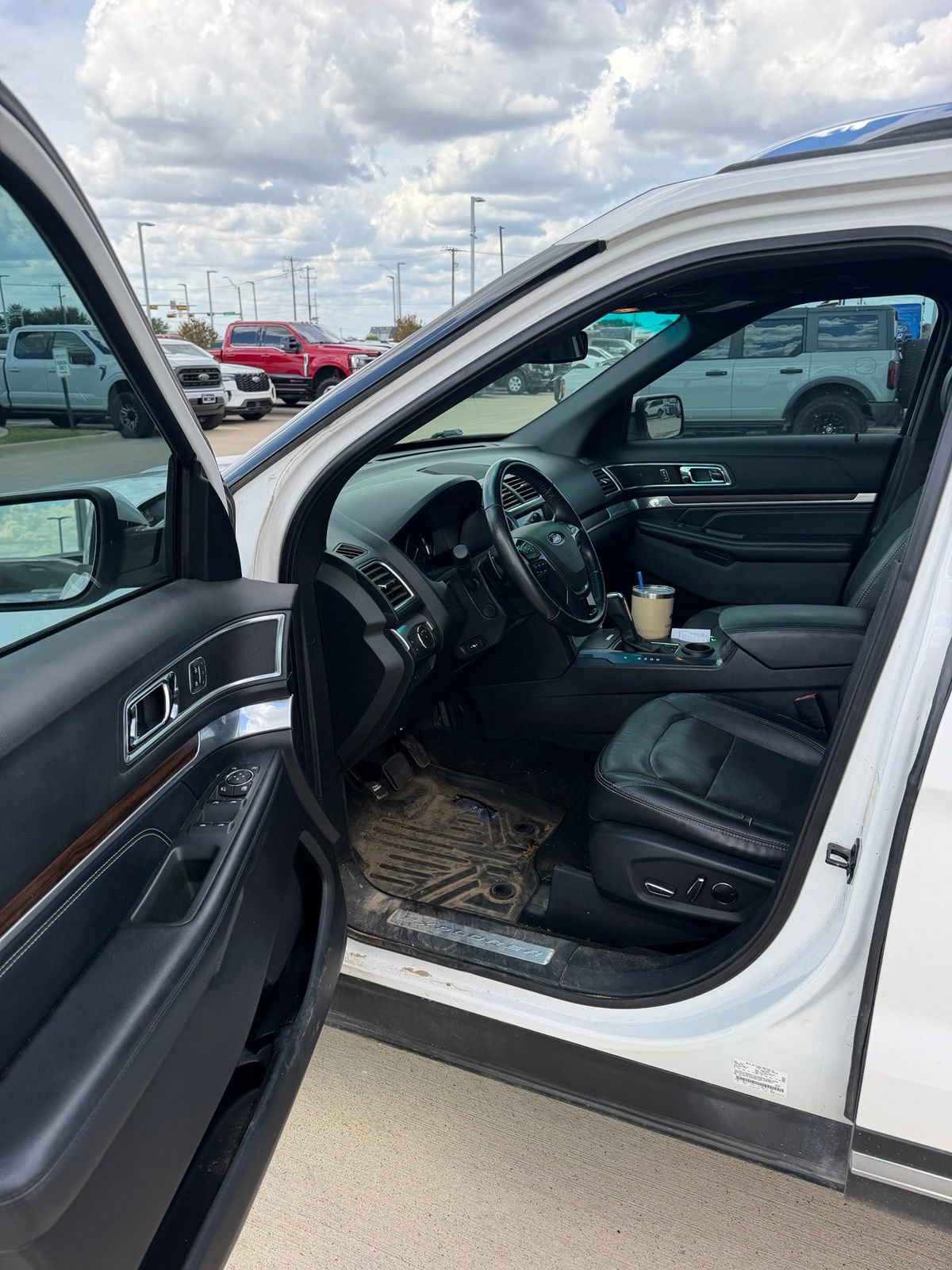 Used 2017 Ford Explorer Limited FWD image 8