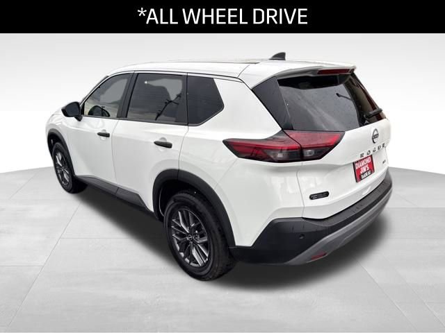 Used 2023 Nissan Rogue S AWD/4WD image 6